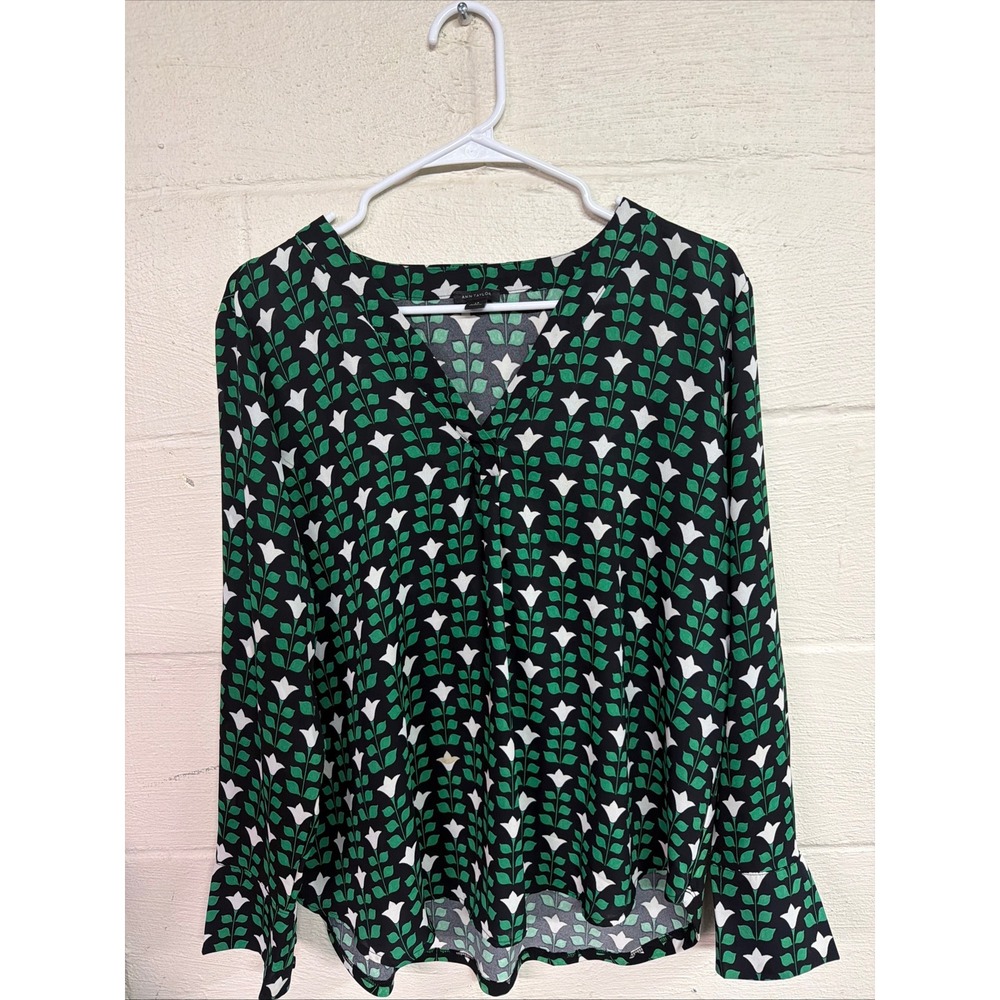 Ann Taylor Green Floral Tulip V-Neck Blouse Long Sleeve Petite LP‎
